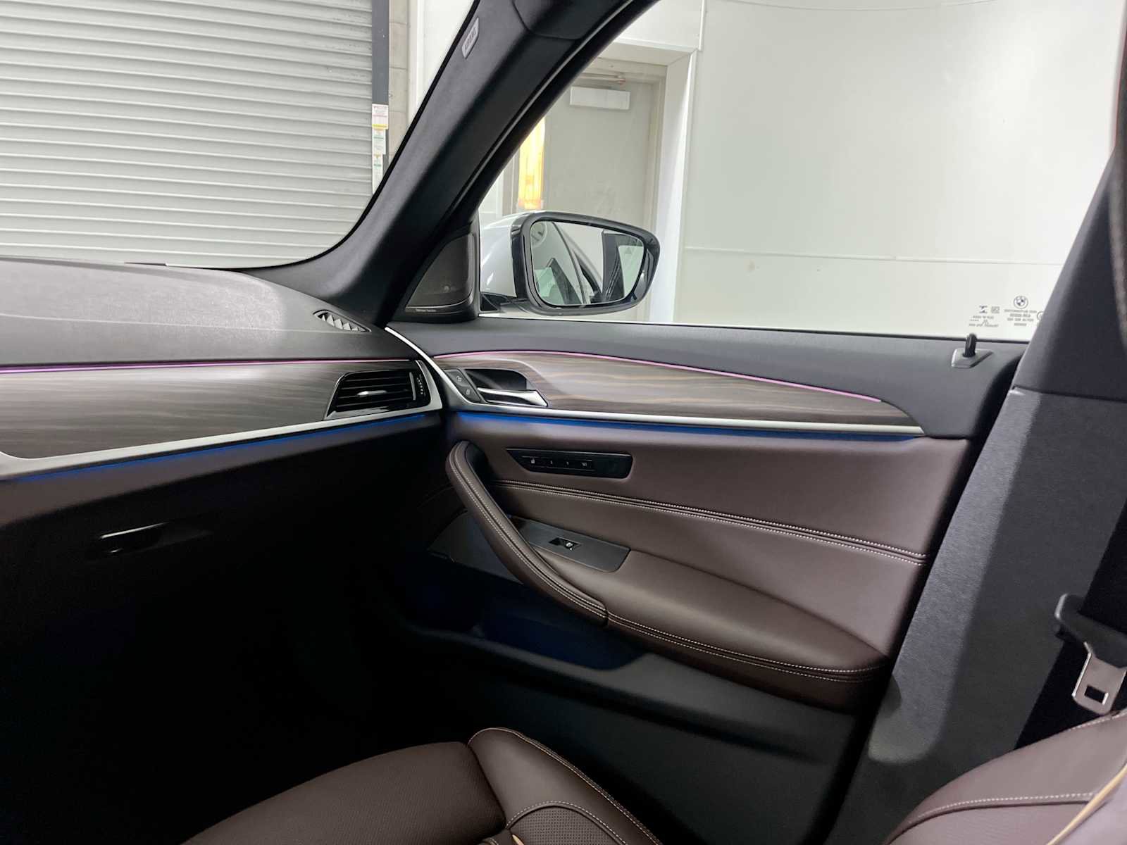 Used 2023 BMW 530e xDrive w/ Premium Package AWD/4WD image 11