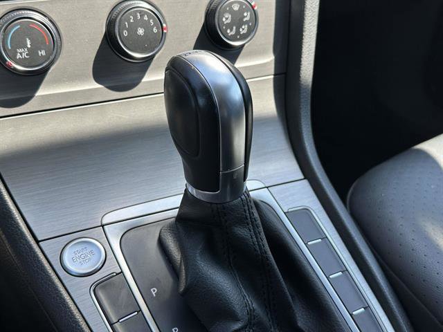 Used 2015 Volkswagen Golf TDI S image 20