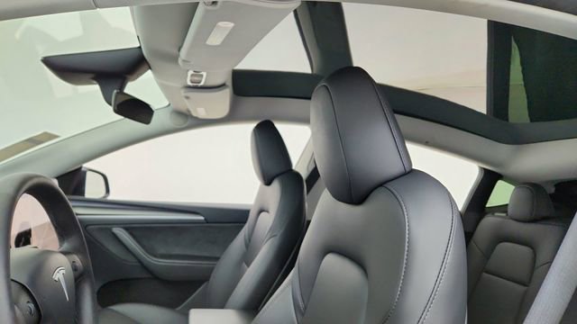 Used 2025 Tesla Model Y Performance image 32