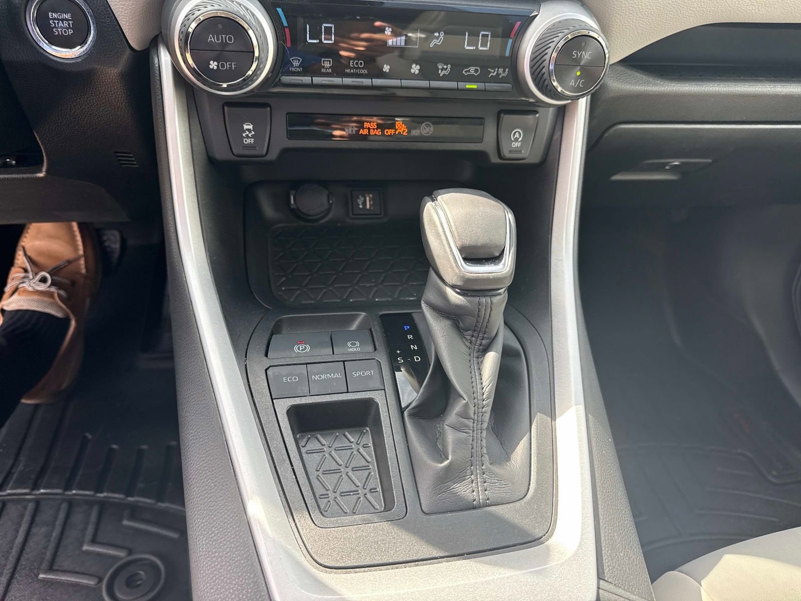 Used 2023 Toyota RAV4 XLE Premium FWD image 26