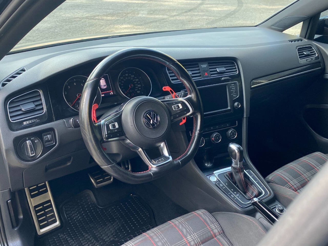 Used 2017 Volkswagen GTI Sport image 14