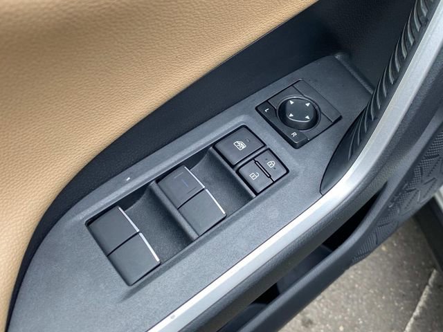 Used 2019 Toyota RAV4 Limited w/ Advanced Technology Package image 14