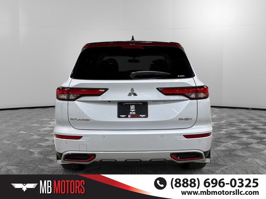 Used 2023 Mitsubishi Outlander SE image 4