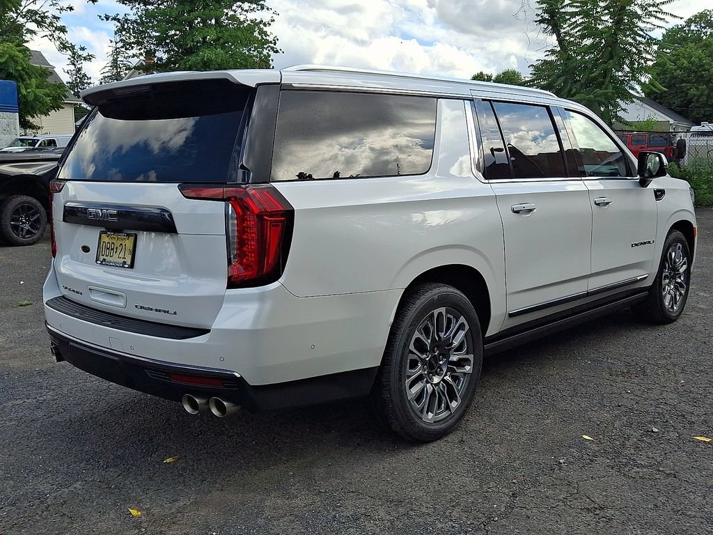 Certified 2023 GMC Yukon XL Denali Ultimate AWD/4WD image 8