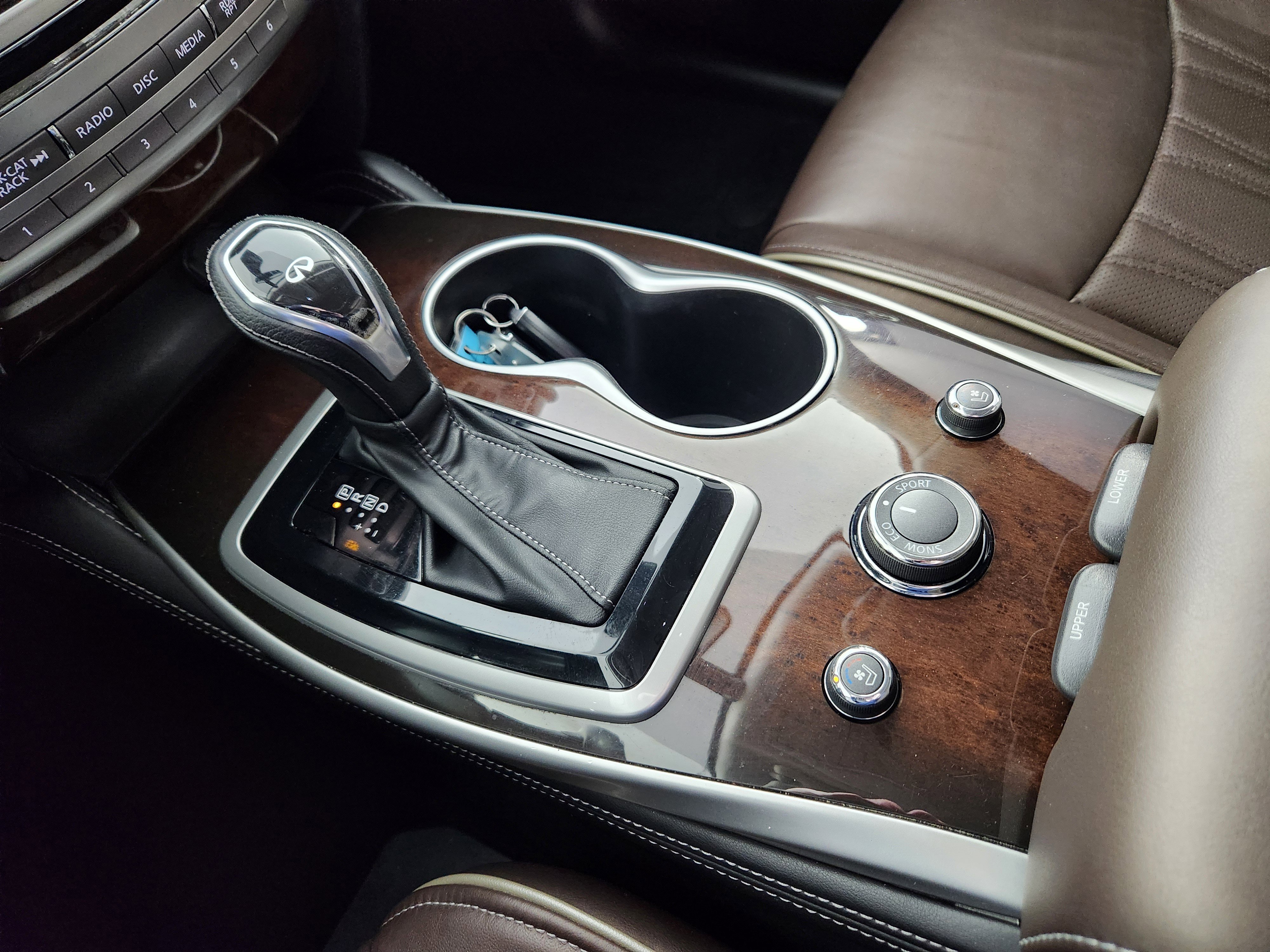 Used 2017 INFINITI QX60 Luxe w/ Deluxe Technology Package image 25