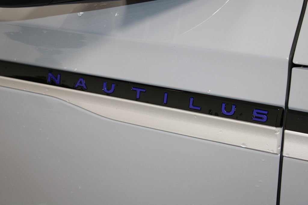 New 2026 Lincoln Nautilus Premier image 11