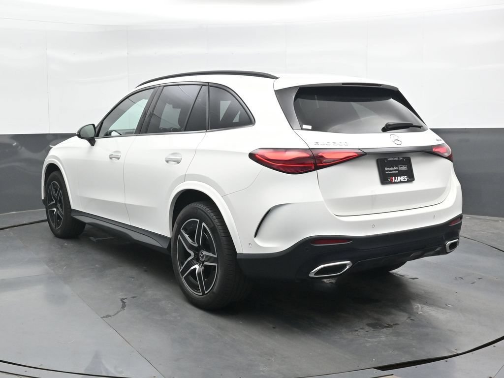Used 2024 Mercedes-Benz GLC 300 4MATIC image 11