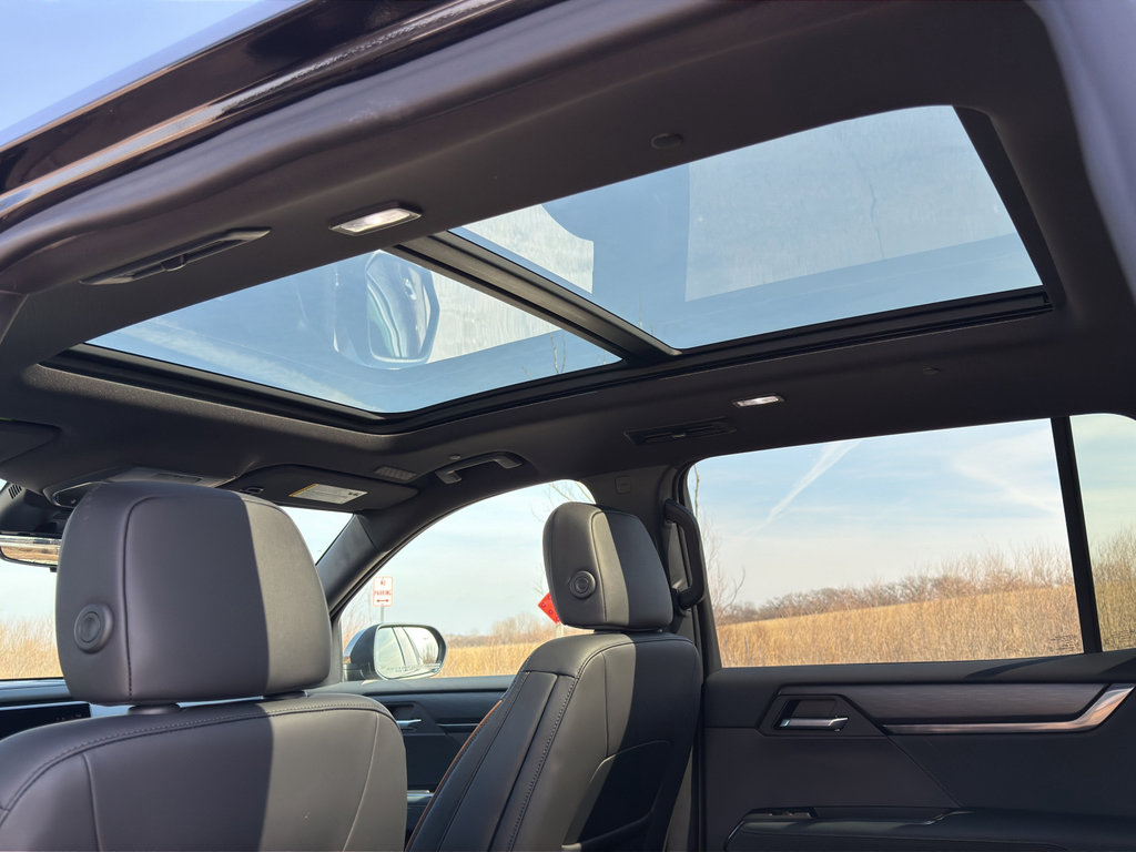 Used 2024 GMC Acadia AT4 w/ Super Cruise Package image 38