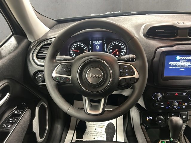 Used 2018 Jeep Renegade Latitude image 13