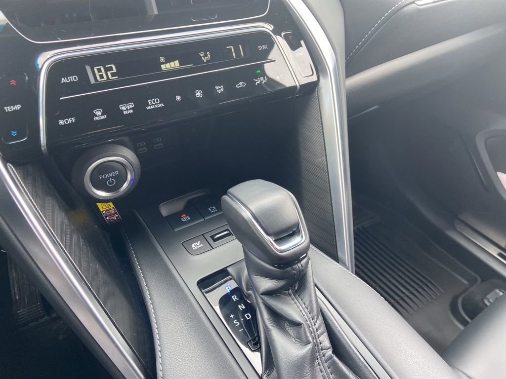Certified 2024 Toyota Venza Nightshade image 18