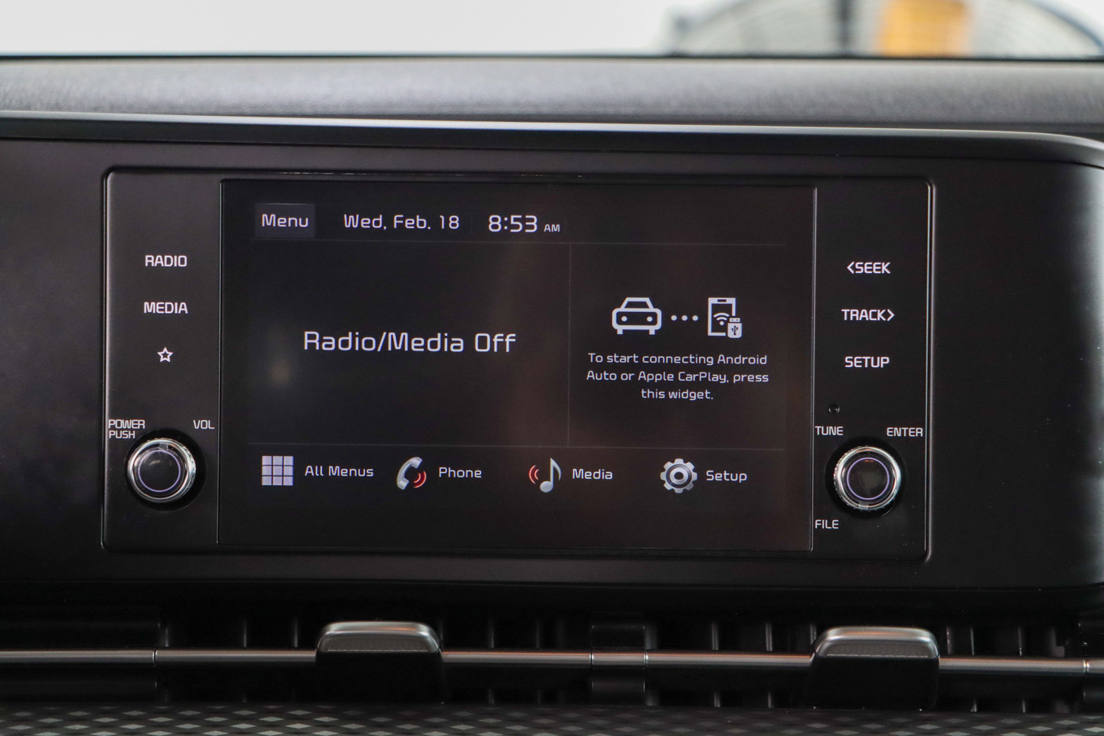 Used 2023 Kia Carnival LX image 19