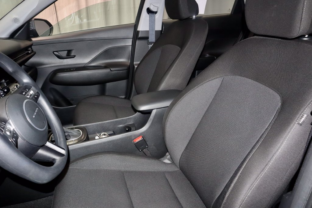 Used 2024 Hyundai Kona SE AWD/4WD image 25