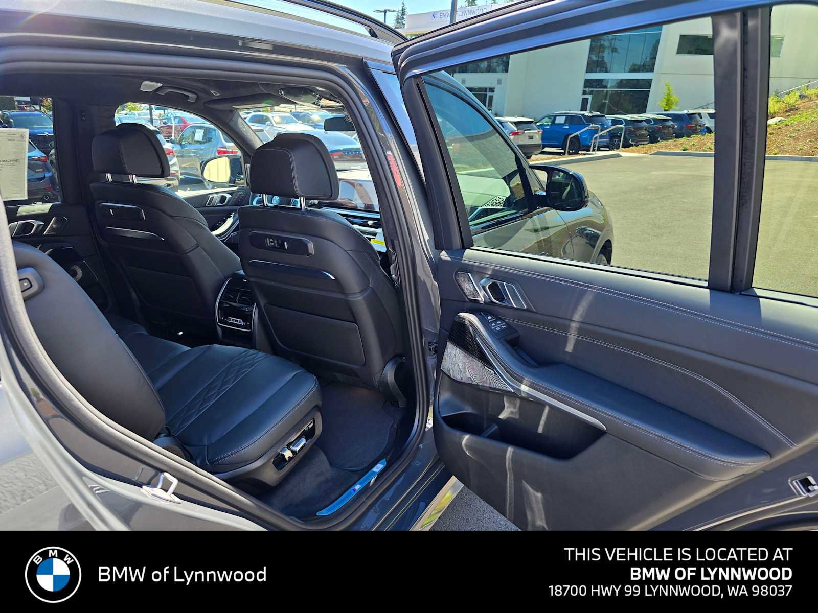 New 2026 BMW X7 M60i image 13