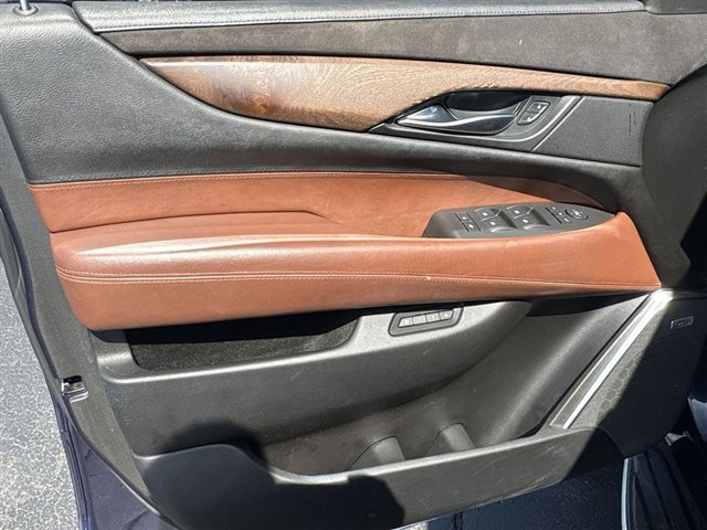 Used 2017 Cadillac Escalade Luxury image 22