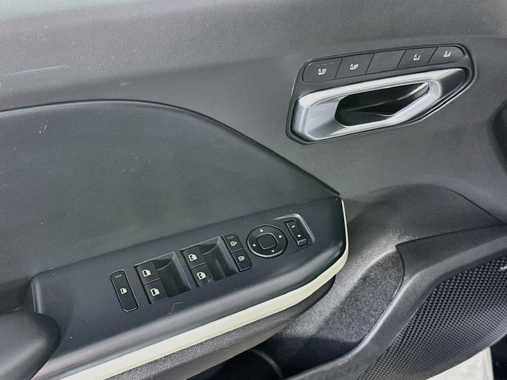 Used 2025 Kia K4 GT-Line w/ GT-Line Premium Package FWD image 22