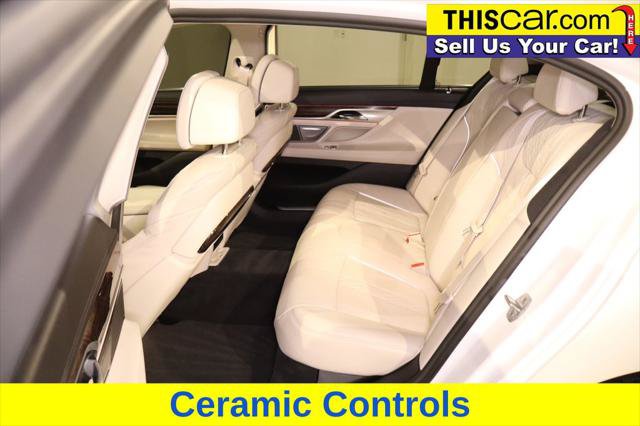 Used 2021 BMW 750i xDrive w/ Executive Package AWD/4WD image 28