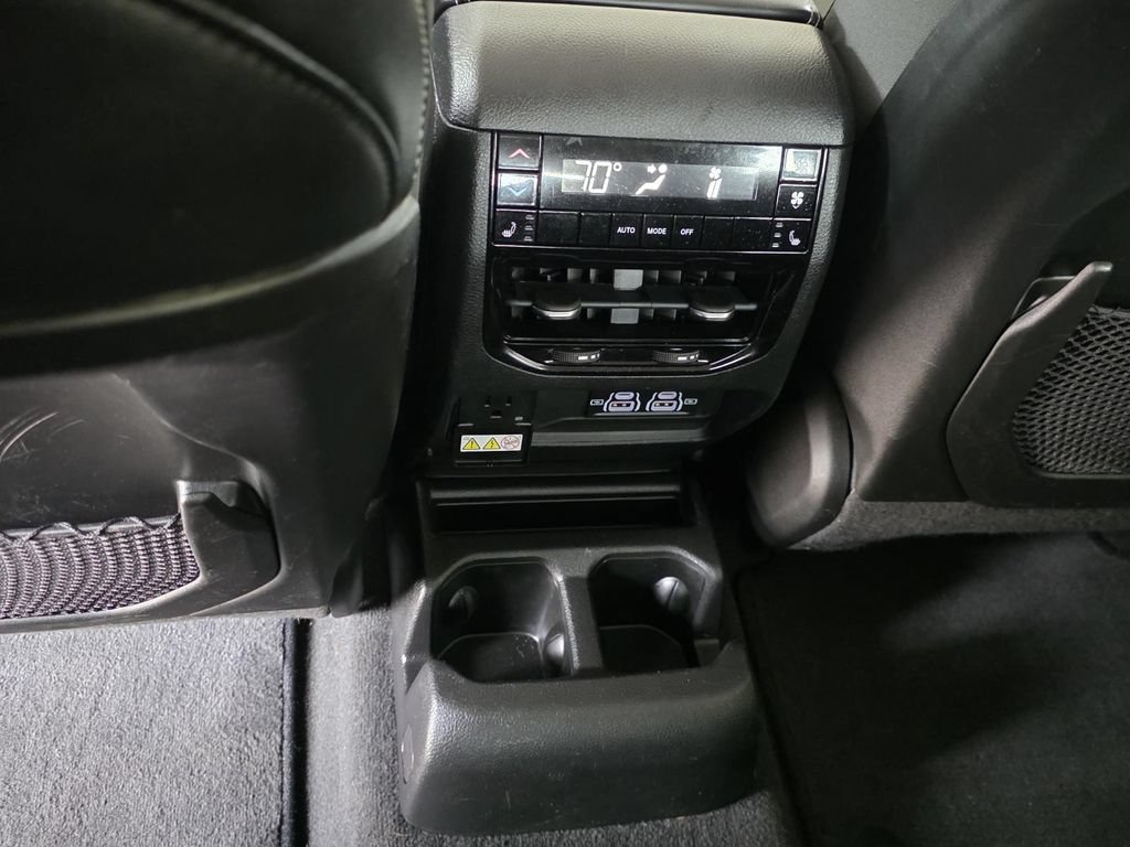 Used 2022 Jeep Grand Cherokee L Limited RWD image 10