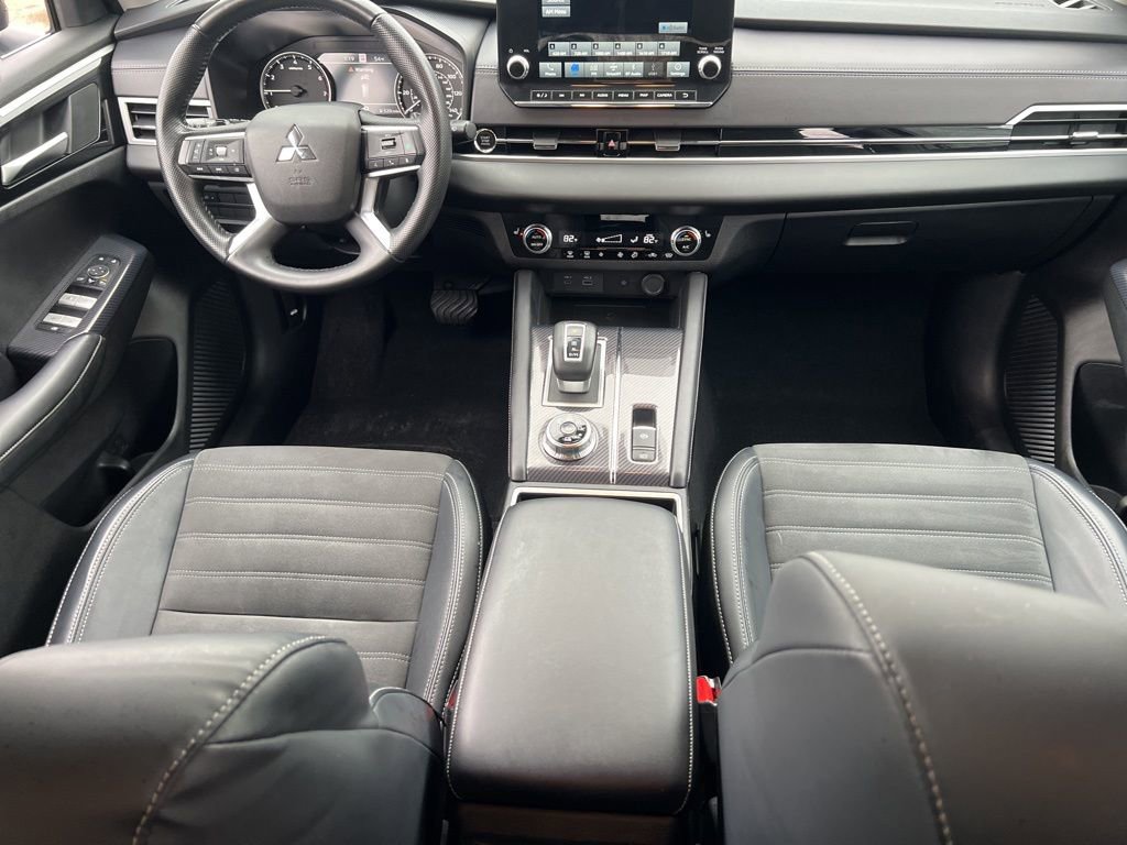 Used 2024 Mitsubishi Outlander SE image 19