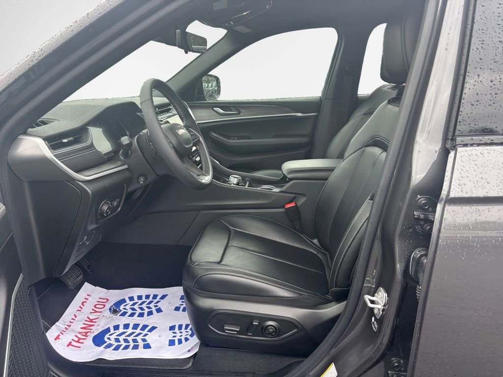 New 2025 Jeep Grand Cherokee L Limited w/ Luxury Tech Group II image 12