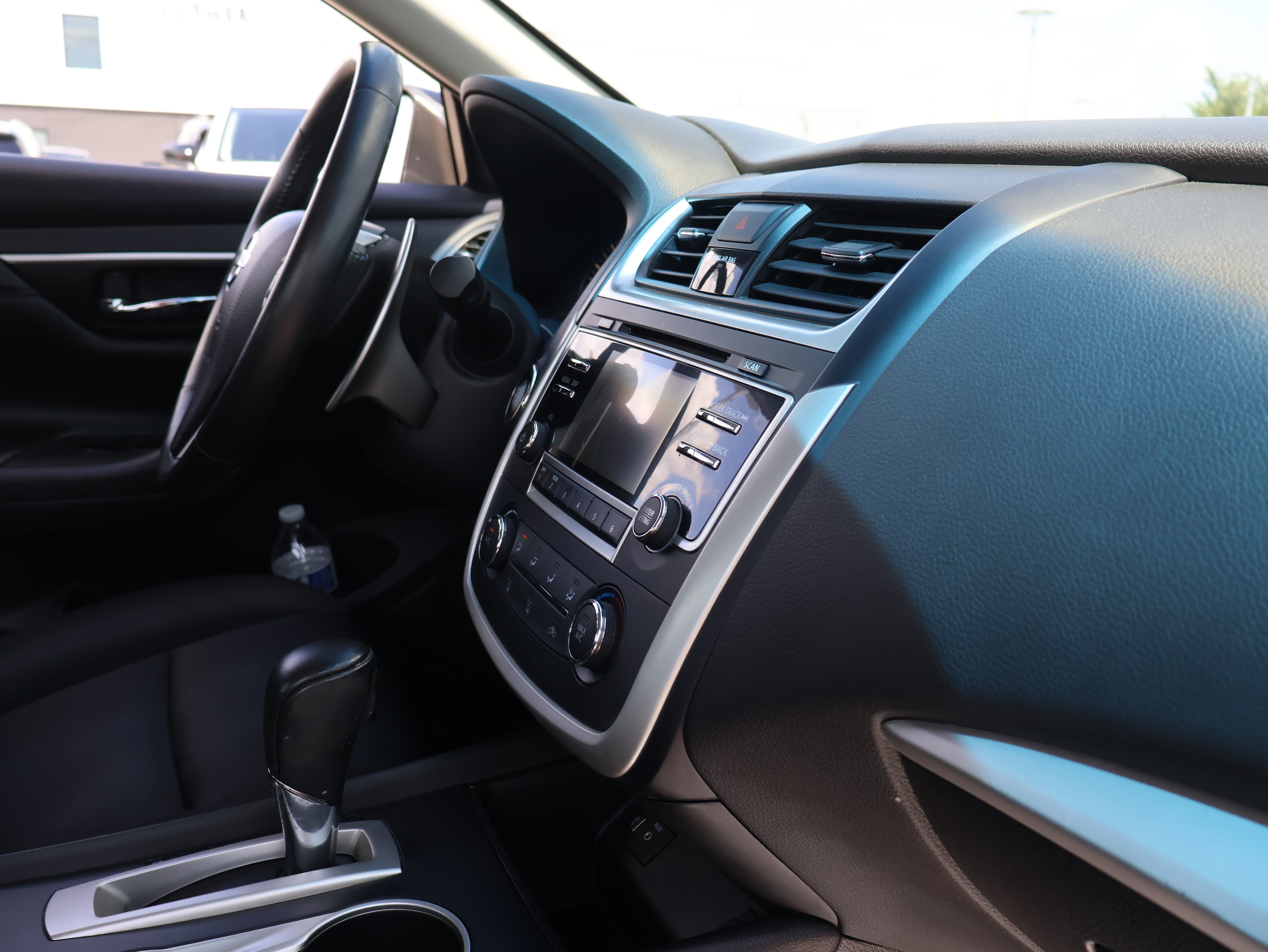 Used 2016 Nissan Altima 2.5 SR FWD image 10