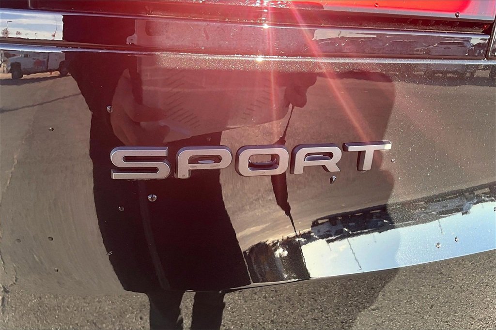 Used 2024 Land Rover Range Rover Sport SE image 32