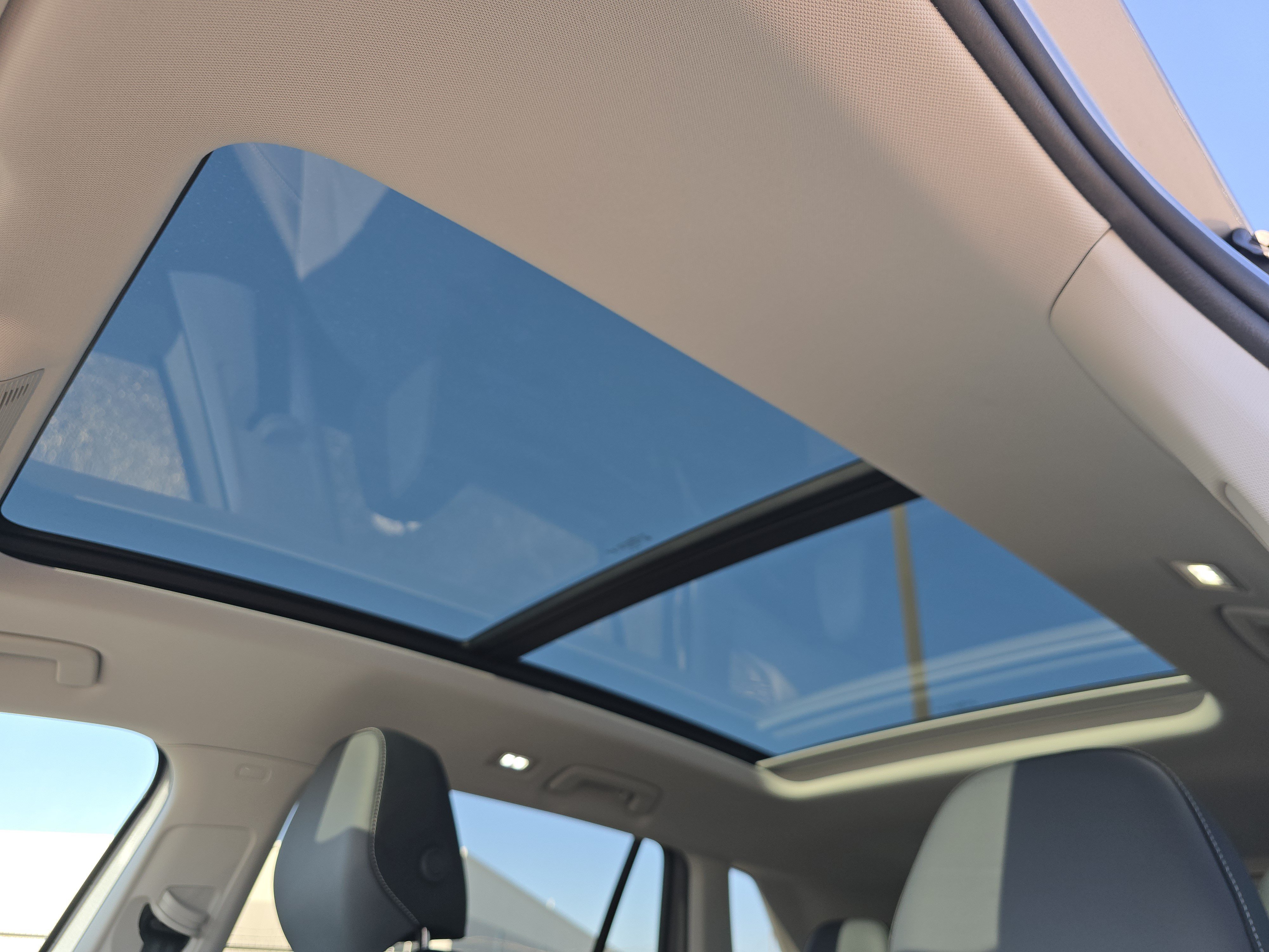 New 2026 Volkswagen Tiguan SE AWD/4WD image 9