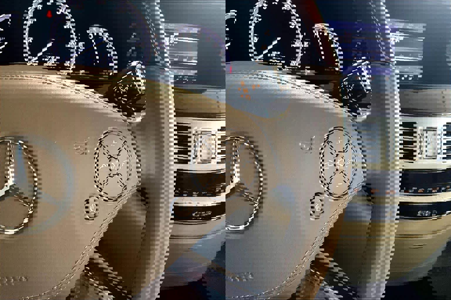 Used 2010 Mercedes-Benz S 550 4MATIC image 24