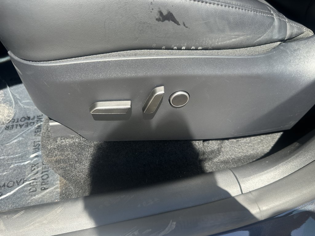 Used 2025 Tesla Model Y Long Range RWD image 33