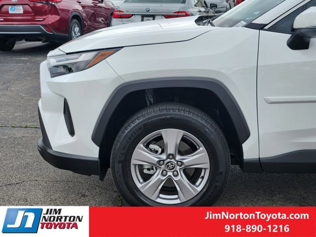 Used 2025 Toyota RAV4 XLE w/ Convenience Package FWD image 9