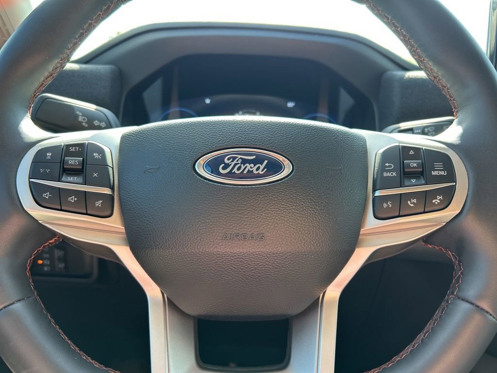 Used 2025 Ford Explorer Active RWD image 22