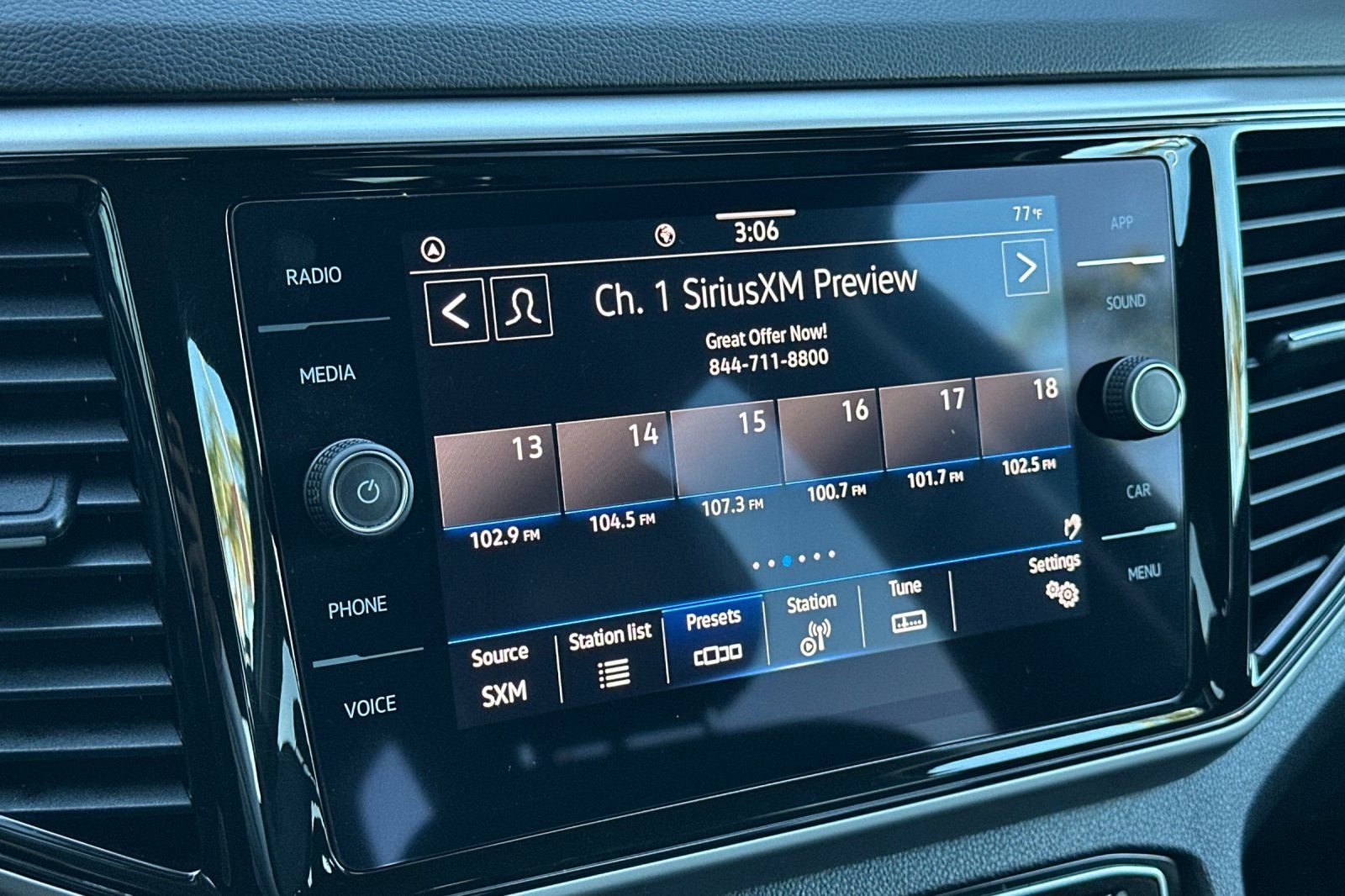 Used 2023 Volkswagen Atlas SE image 19