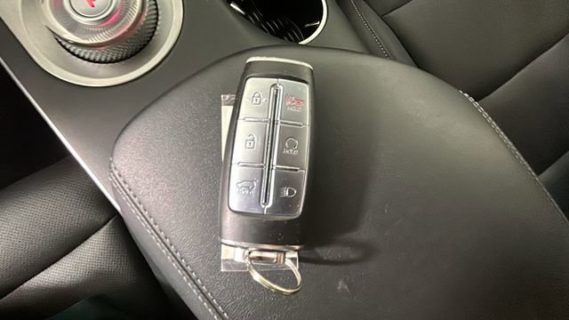 Used 2025 Genesis GV70 2.5T AWD/4WD image 22