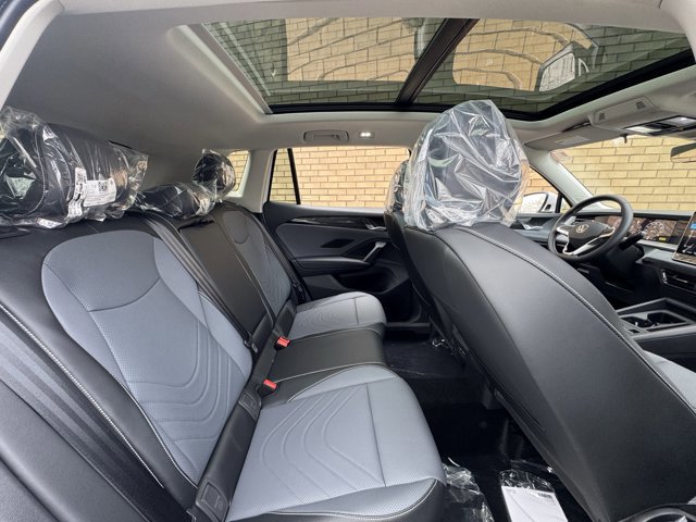 New 2026 Volkswagen Tiguan SE image 10