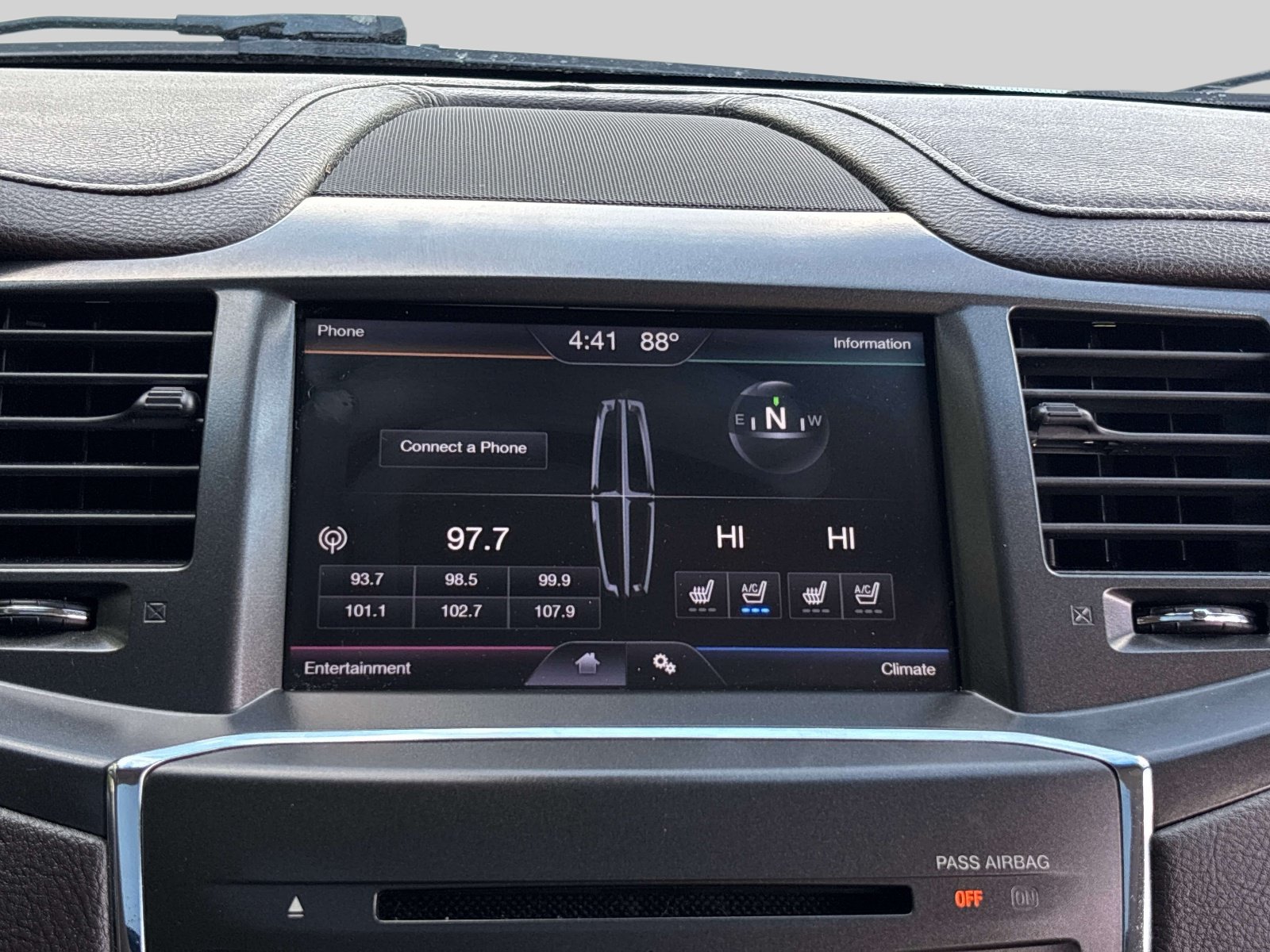 Used 2013 Lincoln MKS FWD image 21