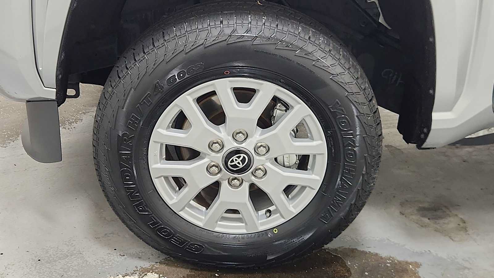Certified 2024 Toyota Tacoma SR w/ SR Upgrade Package AWD/4WD image 10