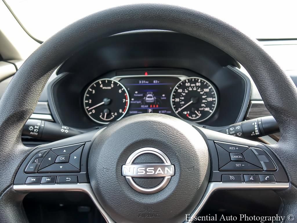 Used 2025 Nissan Altima 2.5 SV FWD image 14