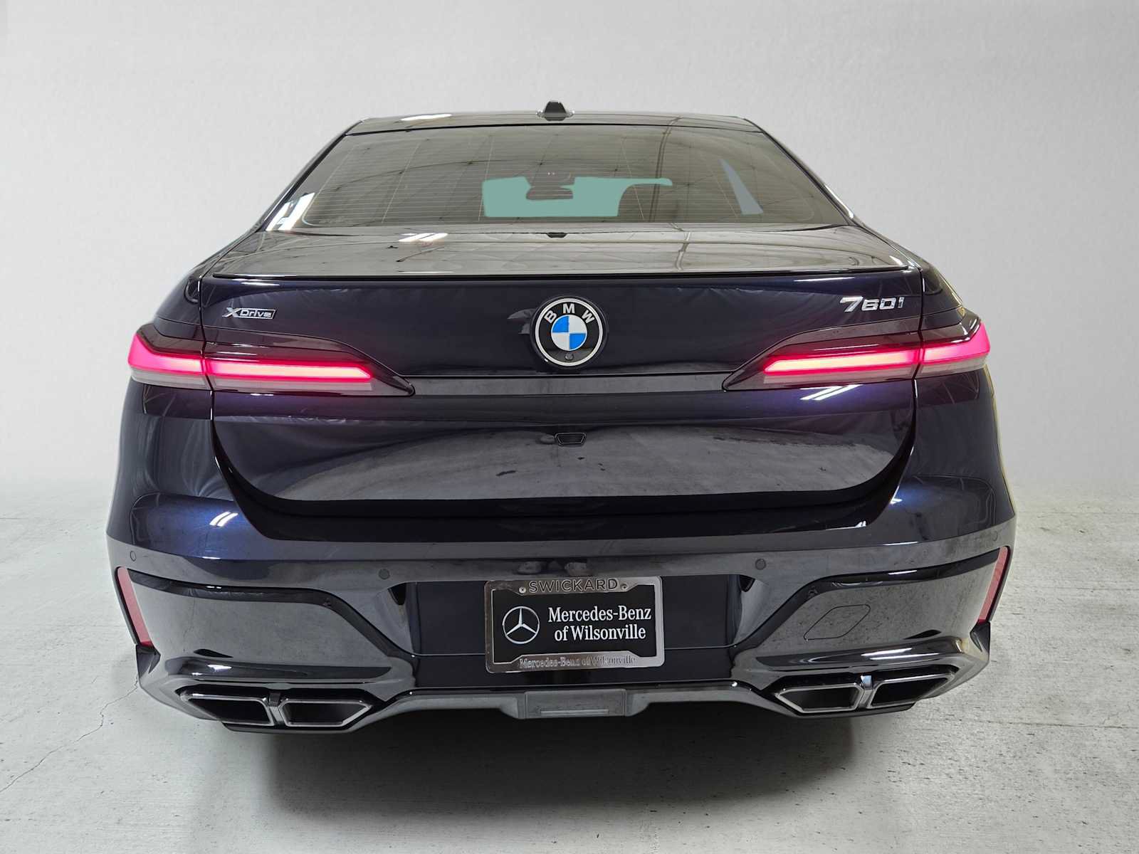 Used 2024 BMW 760i xDrive AWD/4WD image 4