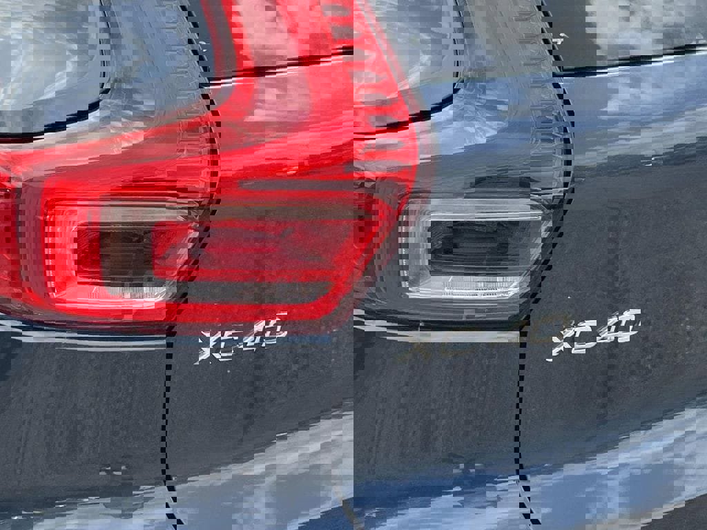 Certified 2026 Volvo XC40 B4 Core w/ Climate Package FWD image 10