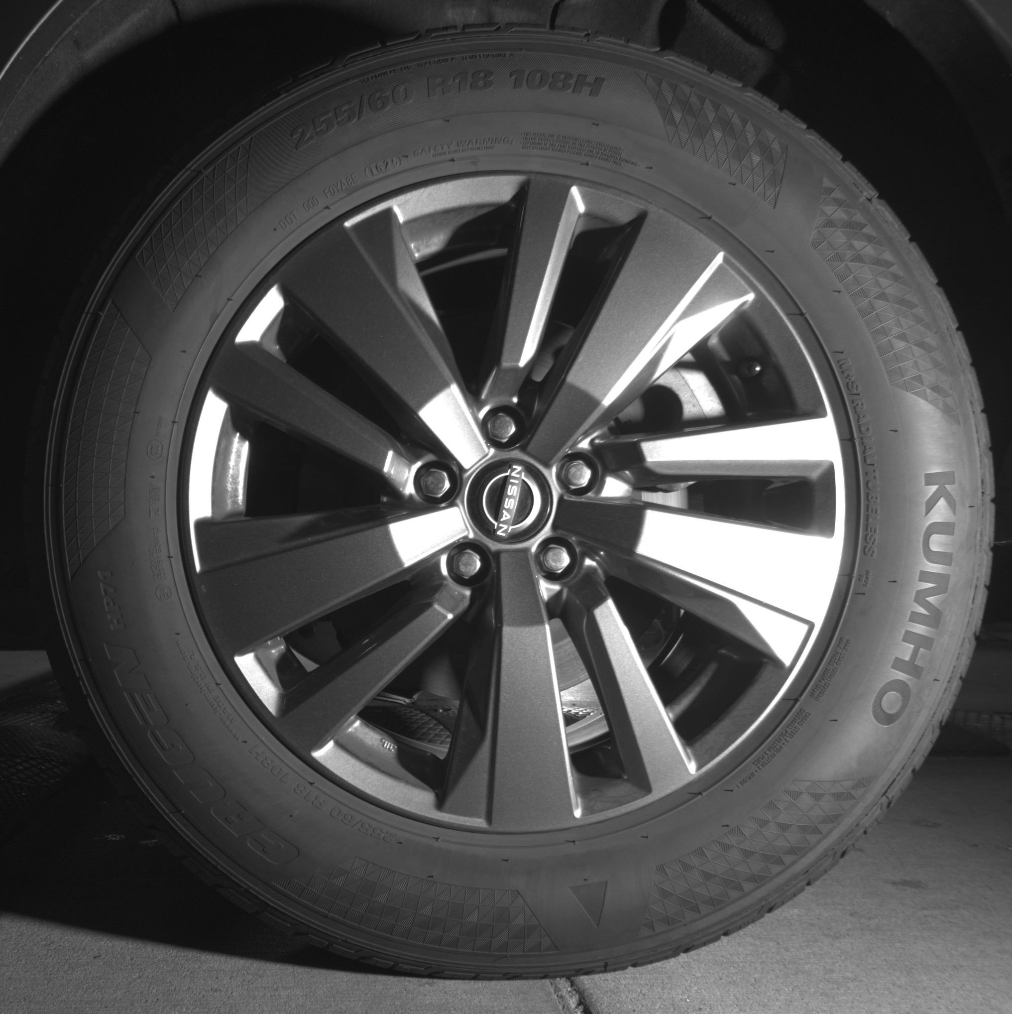 Used 2025 Nissan Pathfinder SV image 14