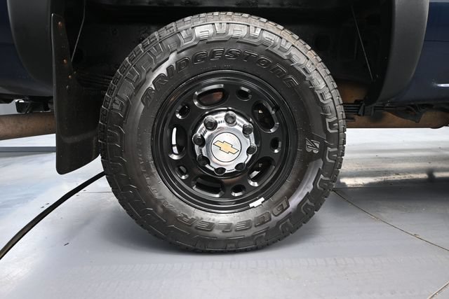 Used 2005 Chevrolet Silverado 2500 LS w/ Heavy-Duty Power Package AWD/4WD image 10