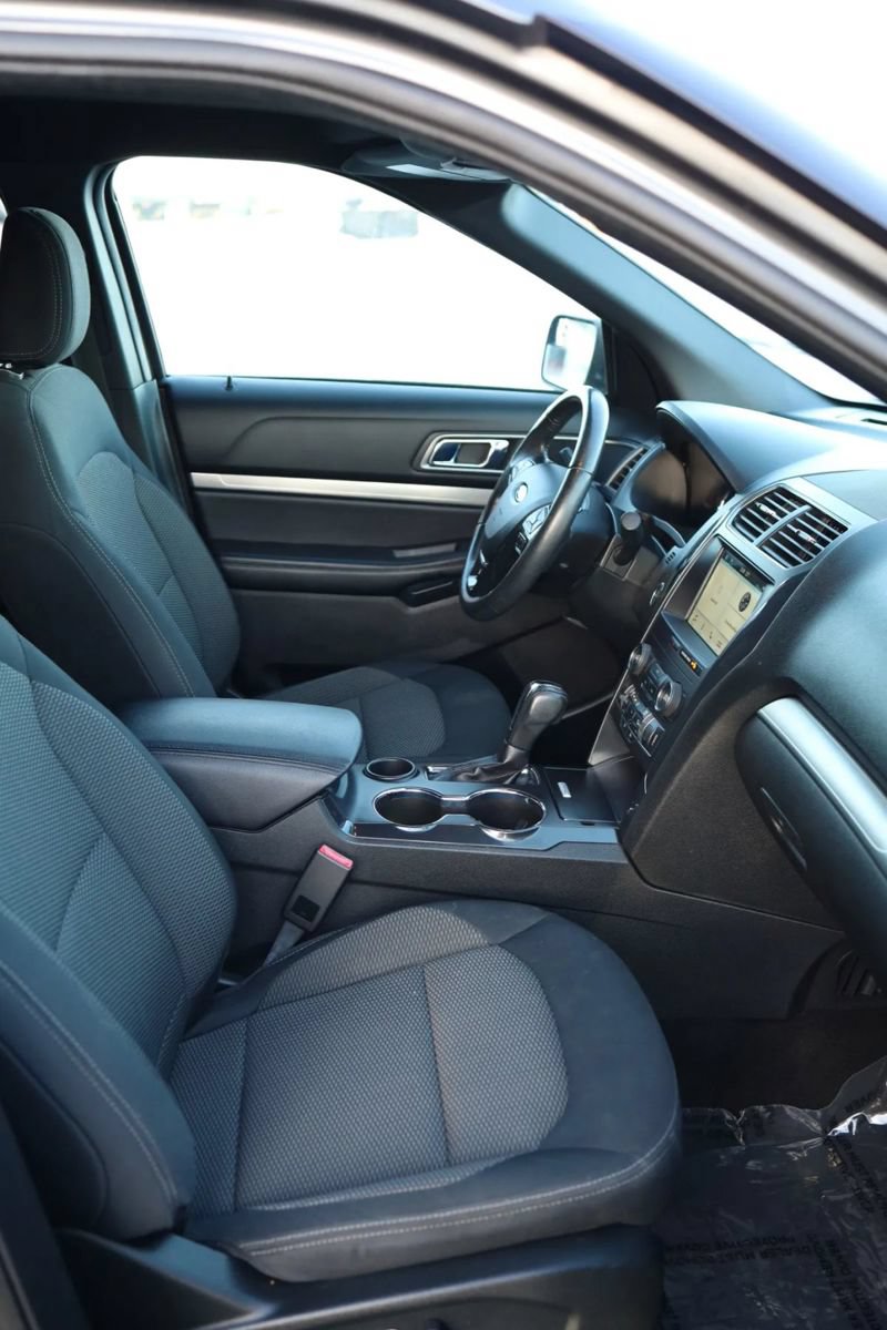 Used 2018 Ford Explorer XLT w/ Equipment Group 201A FWD image 58