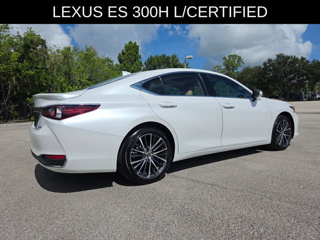 Used 2025 Lexus ES 300h w/ Premium Package FWD image 3