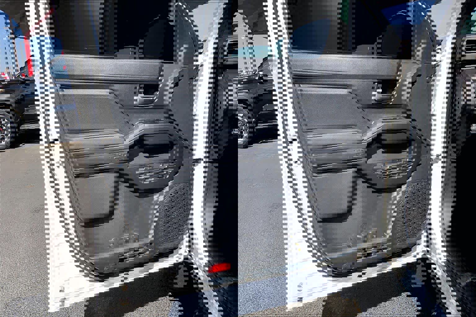 Used 2025 Toyota Tacoma TRD Sport image 22