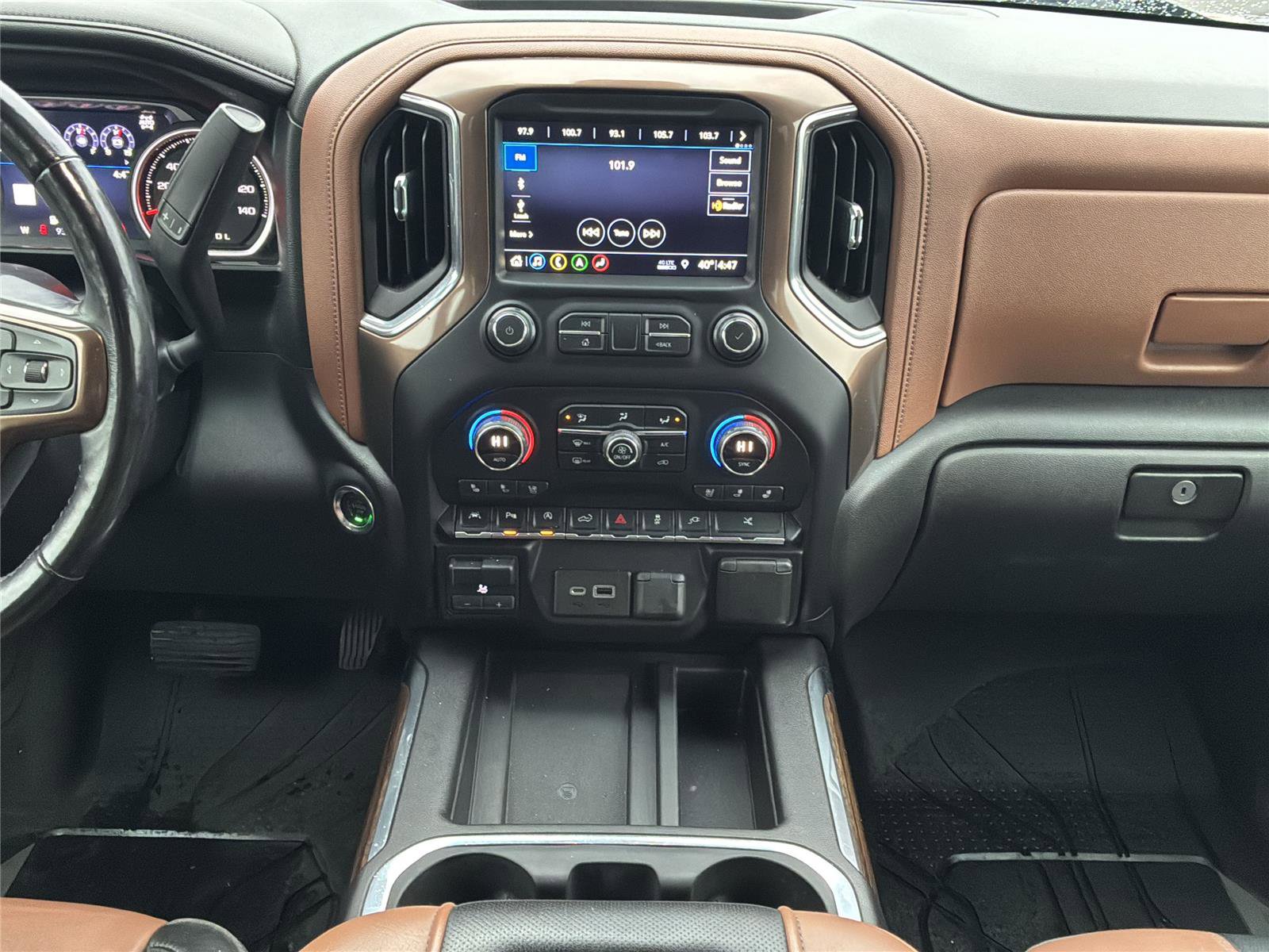 Used 2019 Chevrolet Silverado 1500 High Country w/ Trailer Camera Package image 22