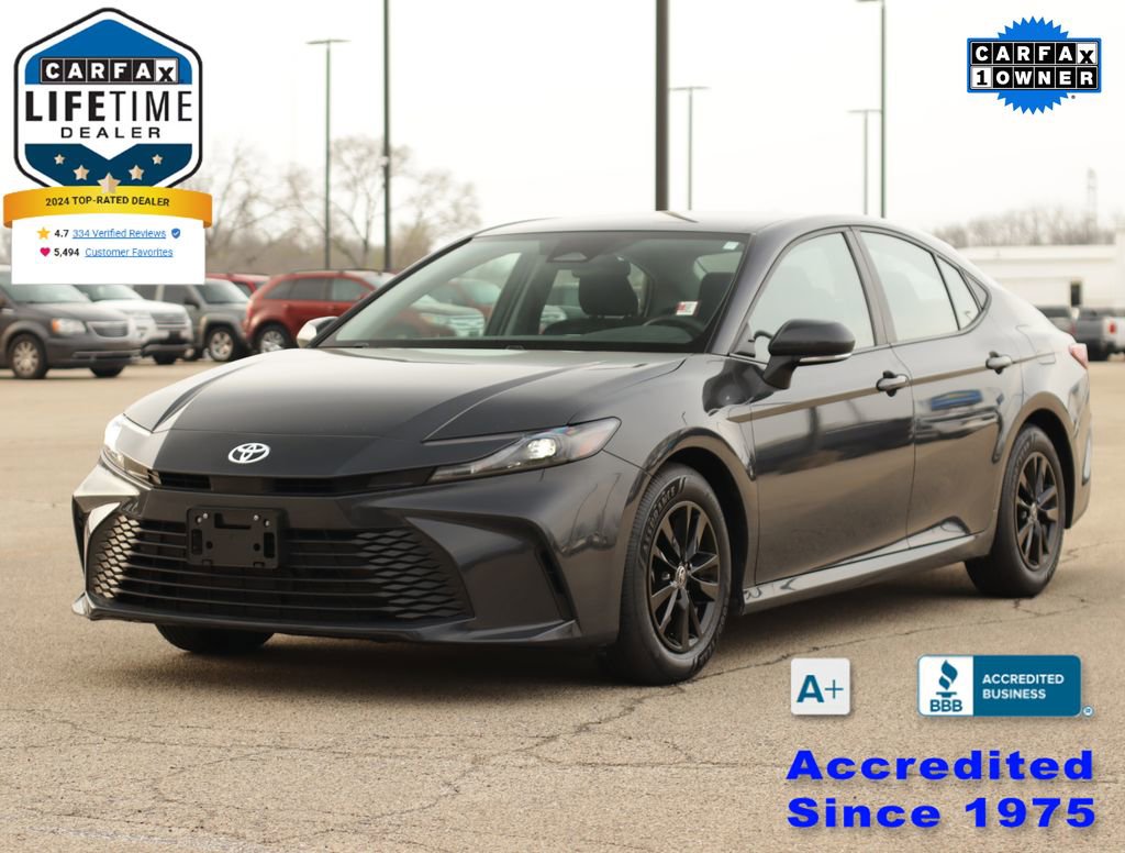 Used 2025 Toyota Camry LE image 3
