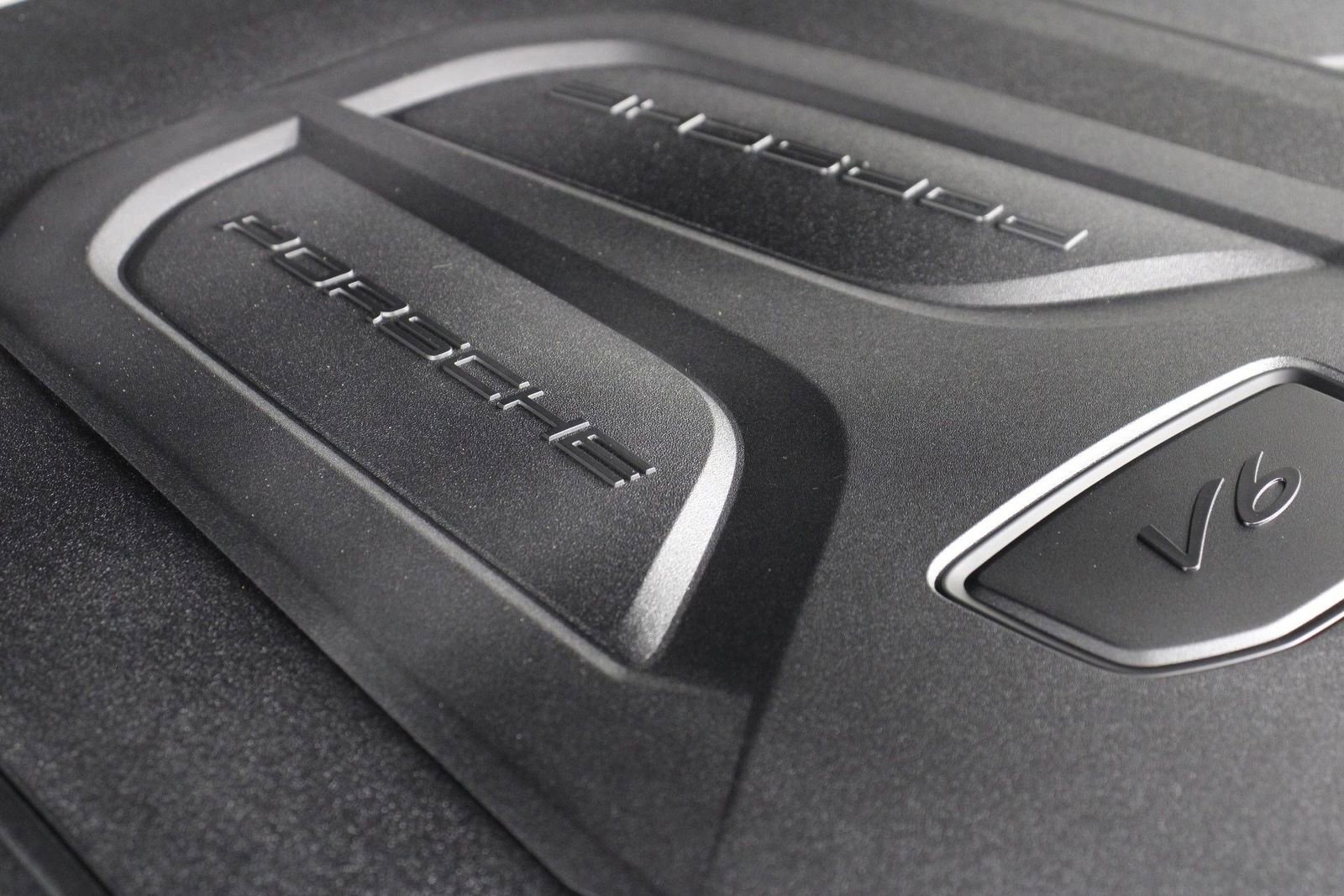 Certified 2025 Porsche Cayenne S image 27