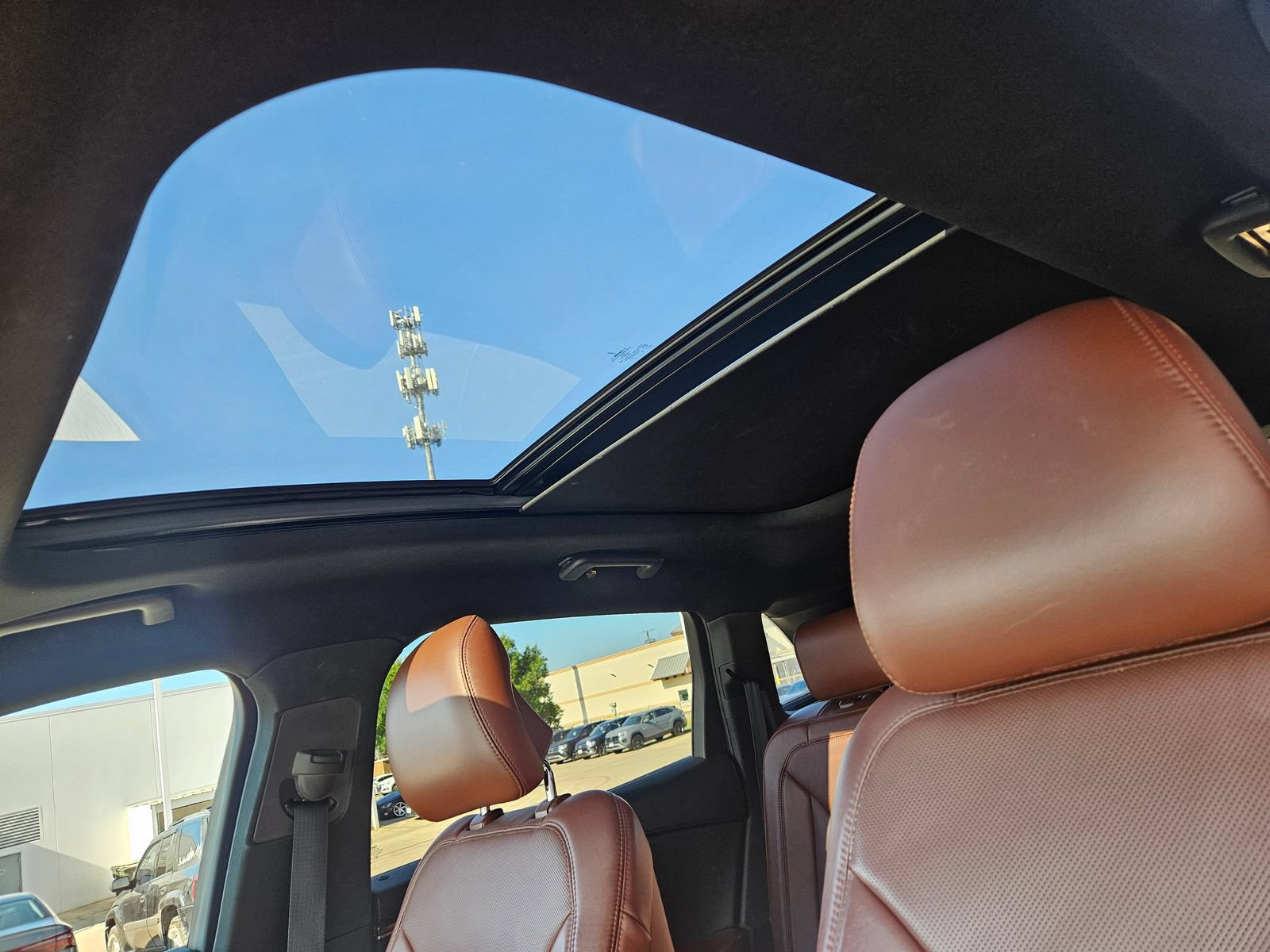 Used 2016 Lincoln MKX Reserve w/ Climate Package FWD image 11