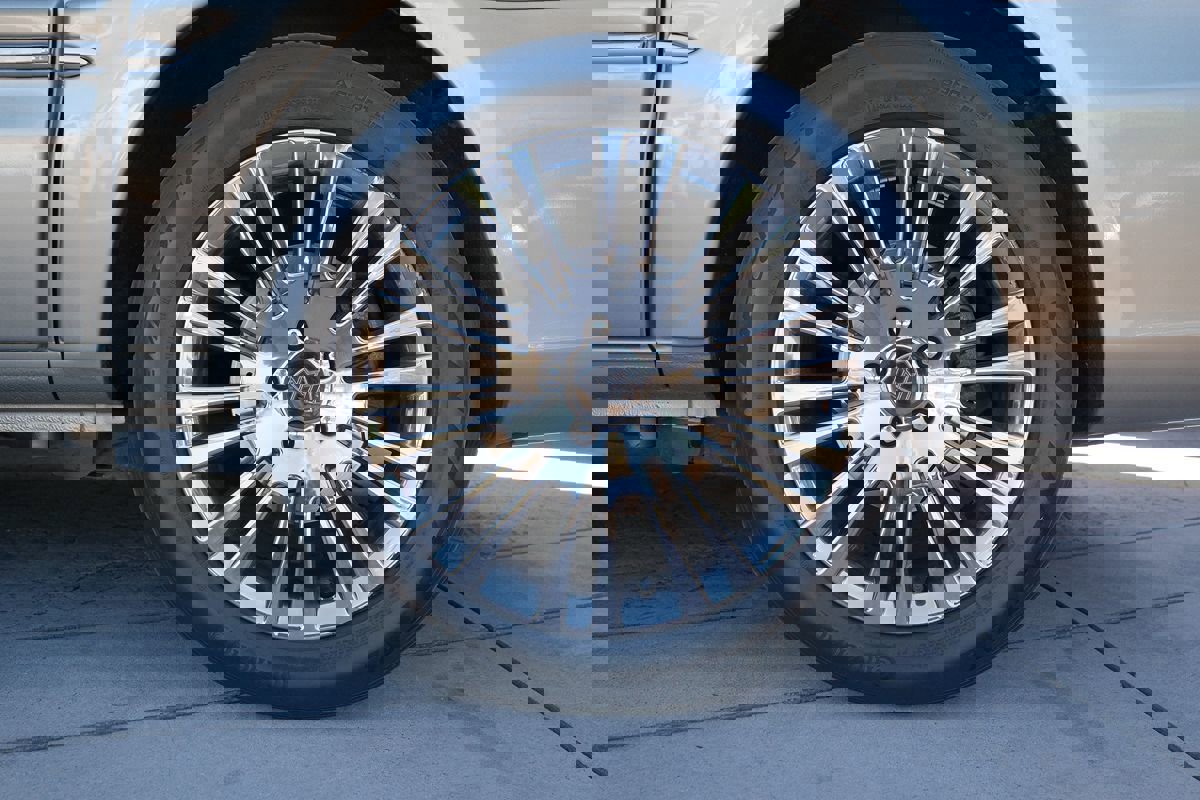 Used 2018 Mercedes-Benz Metris Passenger image 30