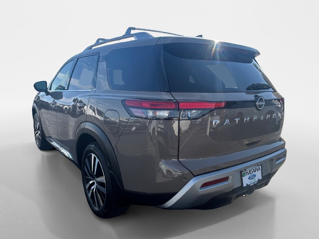 Used 2024 Nissan Pathfinder Platinum w/ Cargo Package AWD/4WD image 4