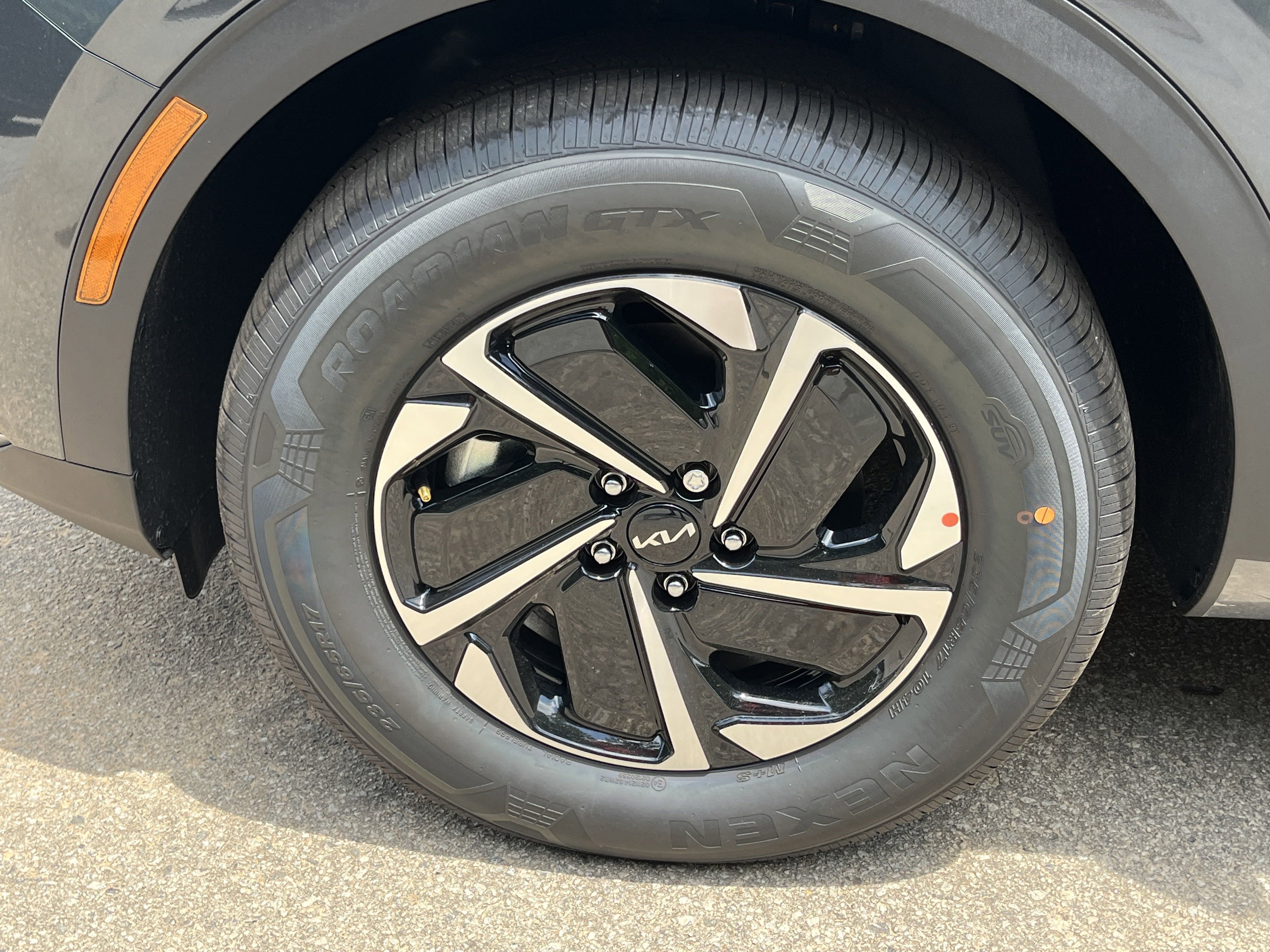 New 2025 Kia Sportage LX image 24